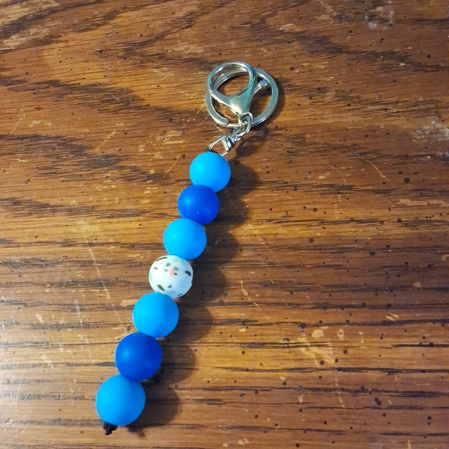 Light Blue and Dark Blue With White Speckled Bead Keychain