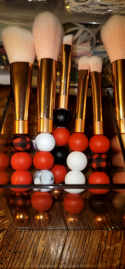 Black and Red Plaid Bead 5 Piece Makeup Brush Set