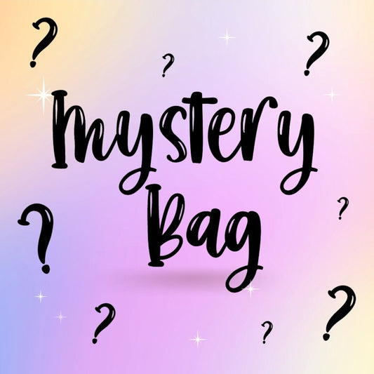 Mystery Bag! 1 Wax Melt, 1 Keychain and 1 Wristlet🩷
